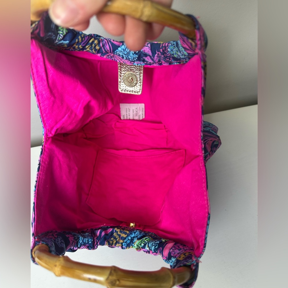 NWOT Lilly Pulitzer GWP Bamboo Bag in the Aegean Navy Calypso Coast - Picture 9 of 9
